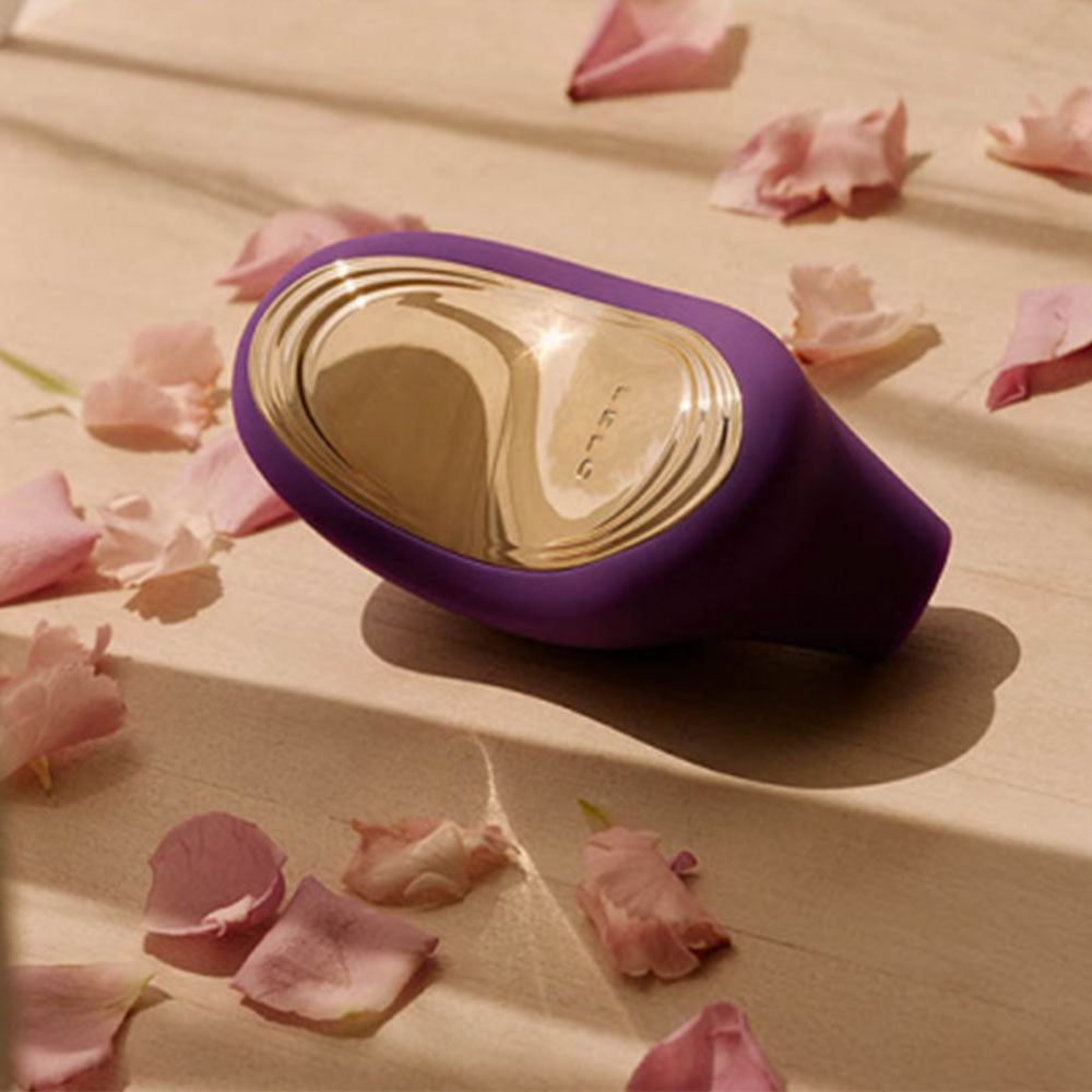 Lelo Sona Cruise 2 Purple Clitoral Vibrator|Detail View|"Multi-function controls - detail view"