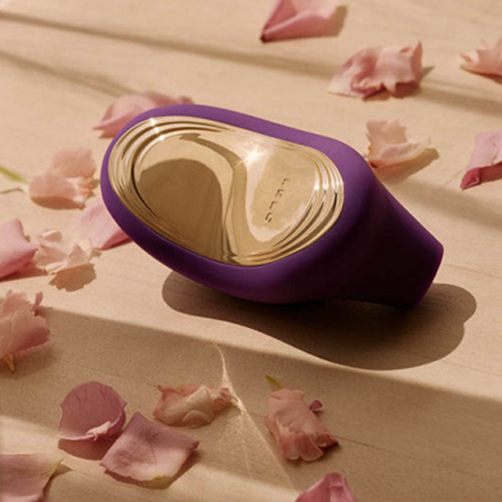 Lelo Sona 2 Purple Clitoral Vibrator|Detail View|"Multi-function controls - detail view"