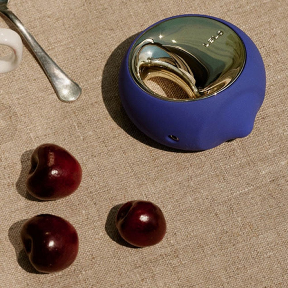 Lelo Ora 3 Deep Rose Oral Sex Stimulator|Detail View|"Multi-function controls - detail view"